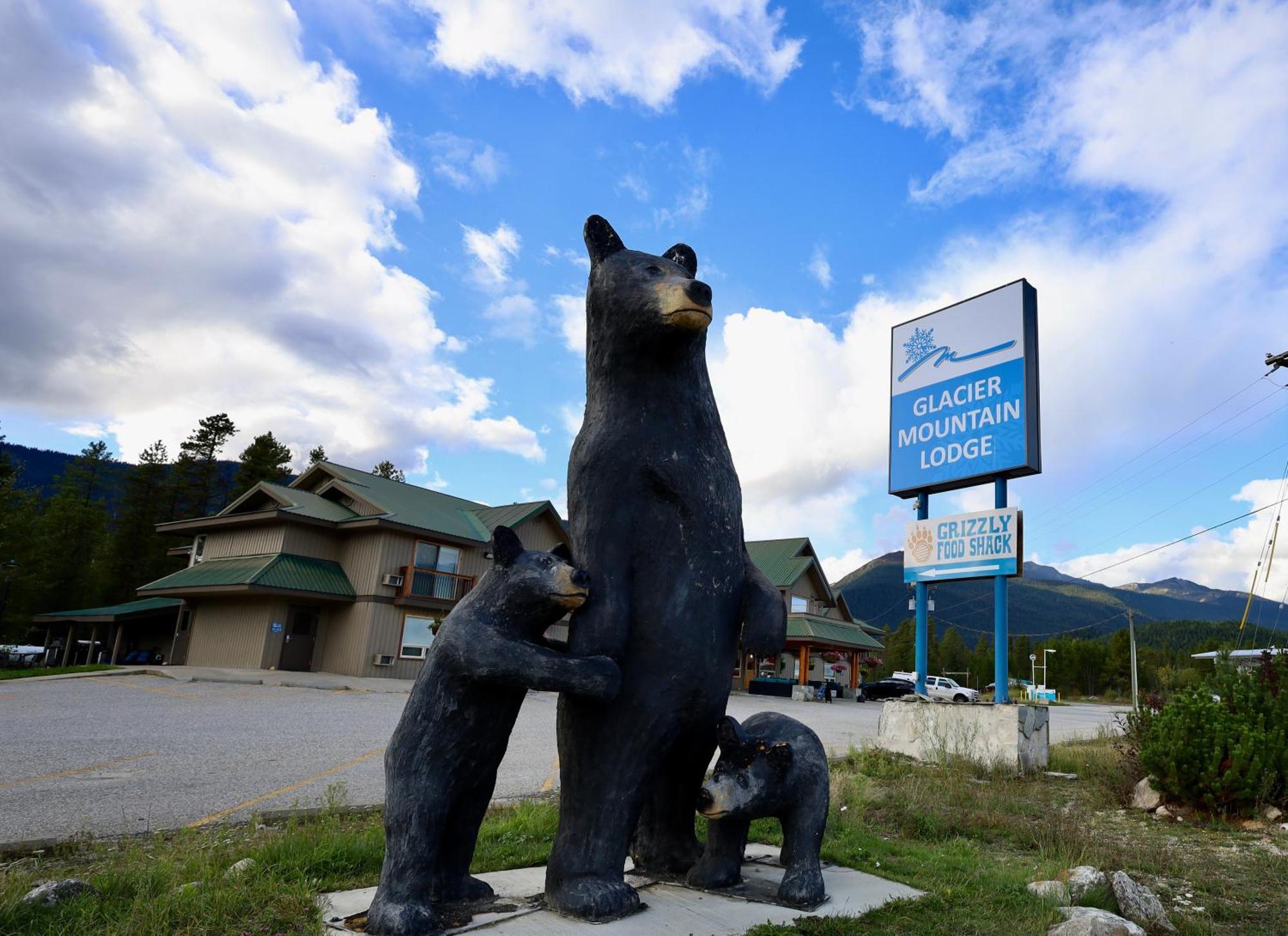 Glacier Mountain Lodge Blue River Exterior photo